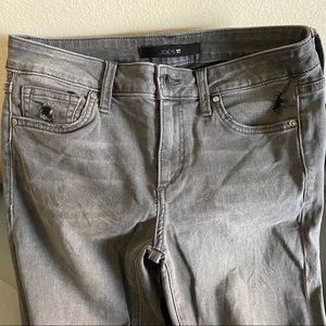 Joe’s distressed raw hem skinny jeans size 27